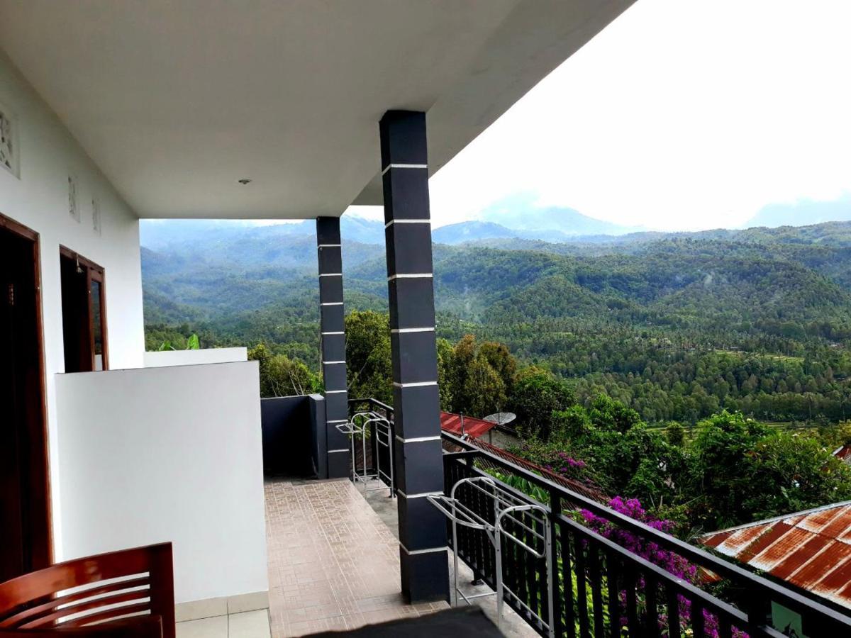 One Homestay And Warung Munduk Eksteriør billede