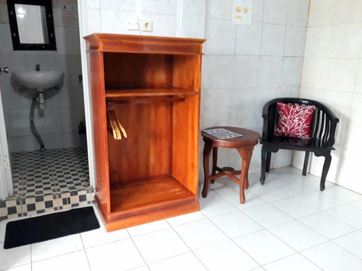 One Homestay And Warung Munduk Eksteriør billede
