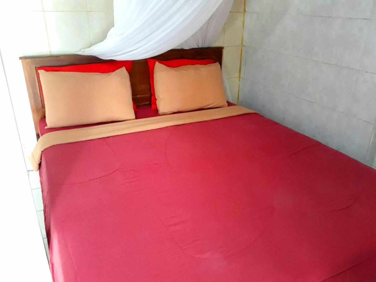 One Homestay And Warung Munduk Eksteriør billede