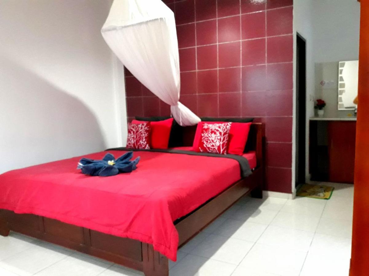 One Homestay And Warung Munduk Eksteriør billede