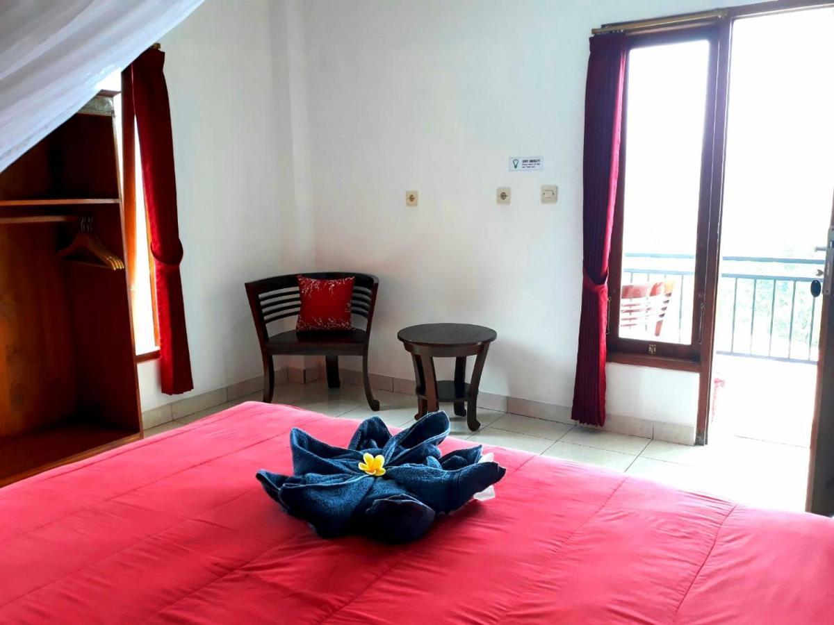One Homestay And Warung Munduk Eksteriør billede