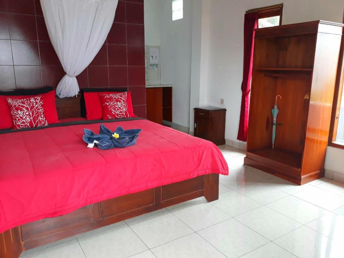 One Homestay And Warung Munduk Eksteriør billede