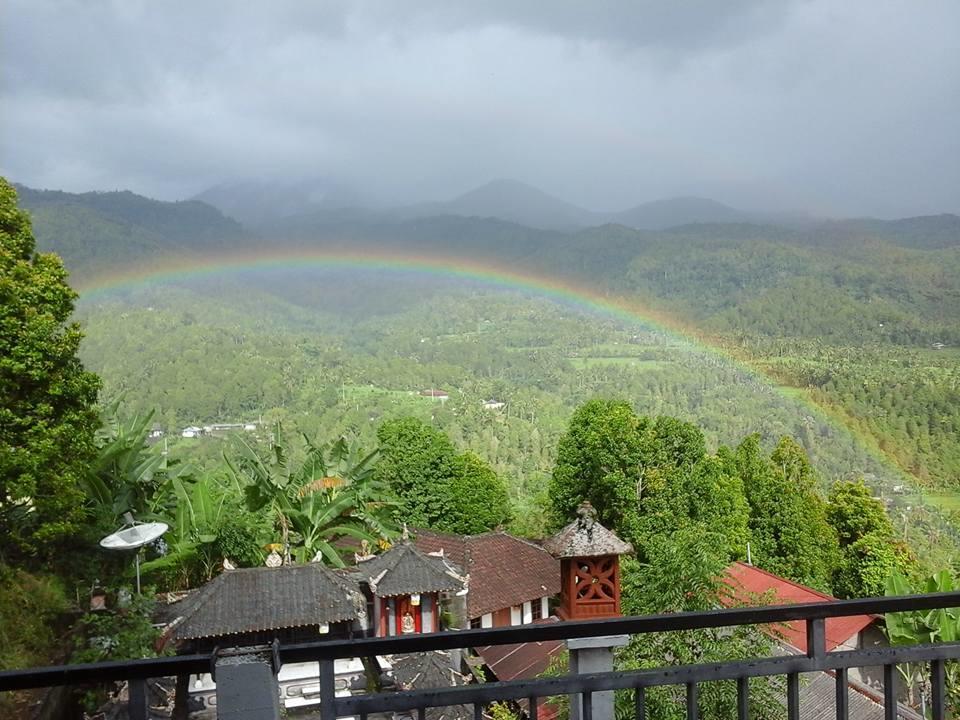One Homestay And Warung Munduk Eksteriør billede