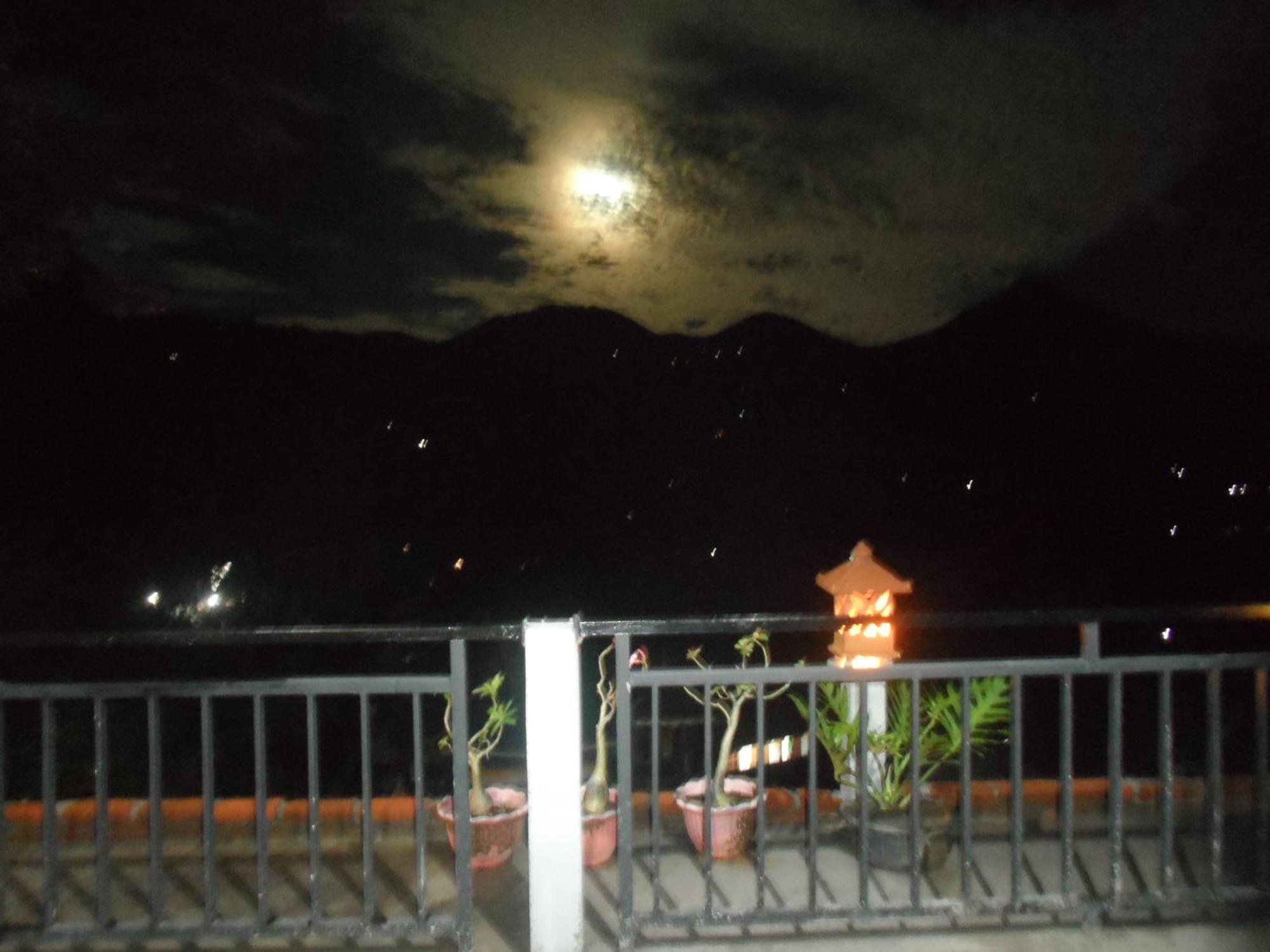 One Homestay And Warung Munduk Eksteriør billede