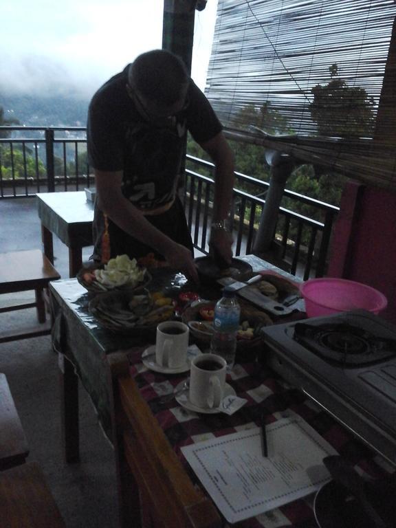 One Homestay And Warung Munduk Eksteriør billede