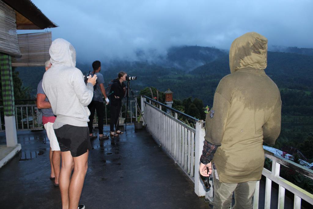 One Homestay And Warung Munduk Eksteriør billede