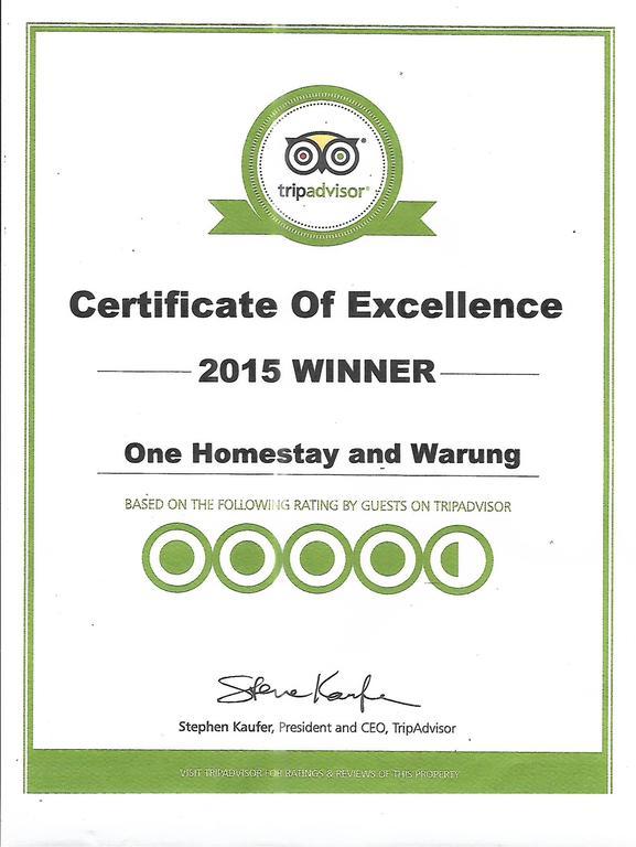 One Homestay And Warung Munduk Eksteriør billede