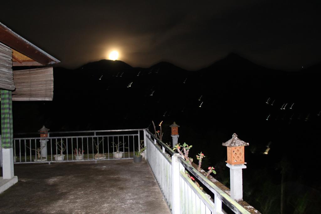 One Homestay And Warung Munduk Eksteriør billede