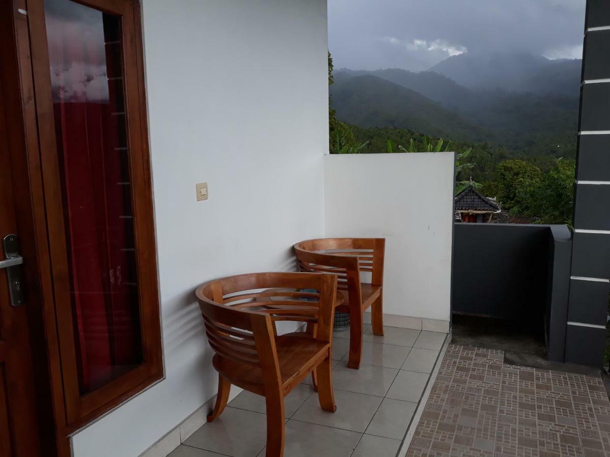 One Homestay And Warung Munduk Eksteriør billede