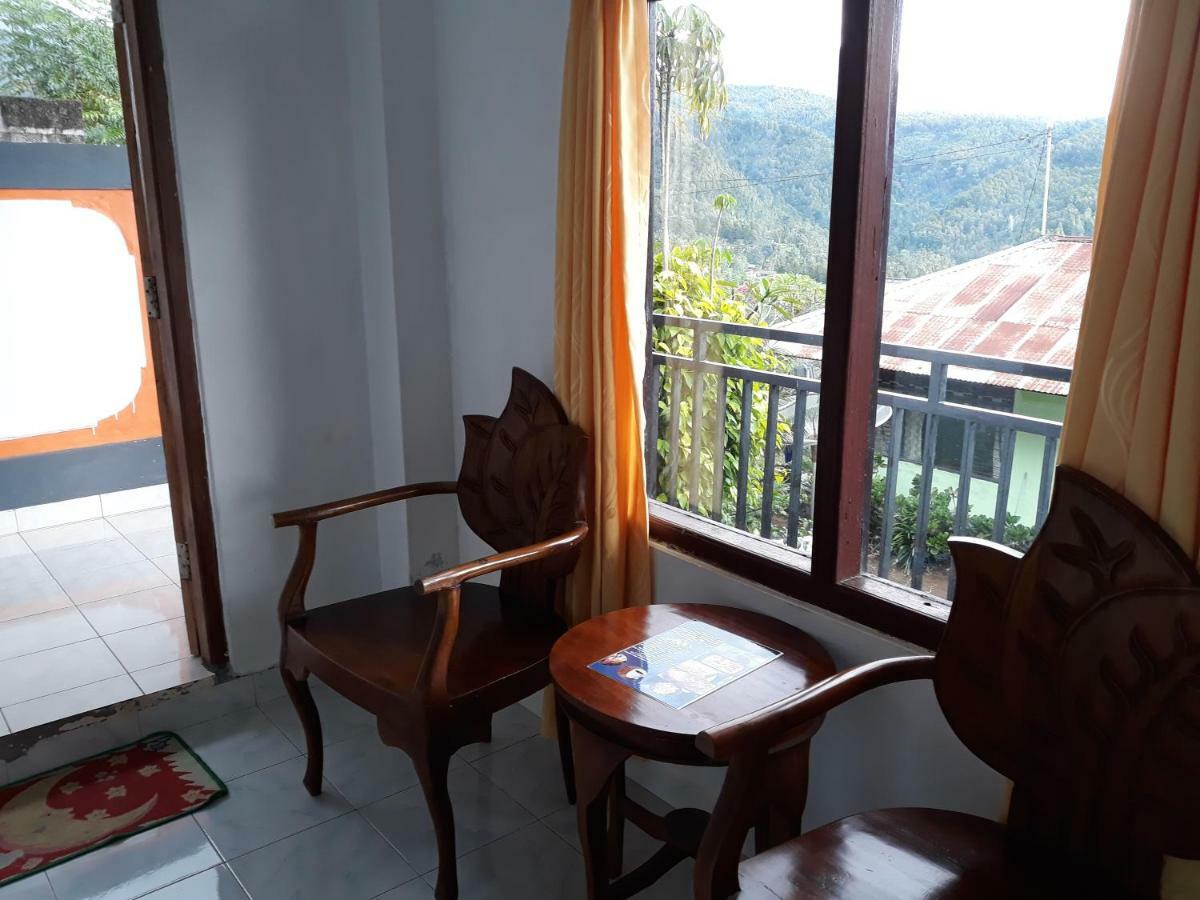 One Homestay And Warung Munduk Eksteriør billede