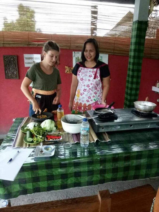 One Homestay And Warung Munduk Eksteriør billede