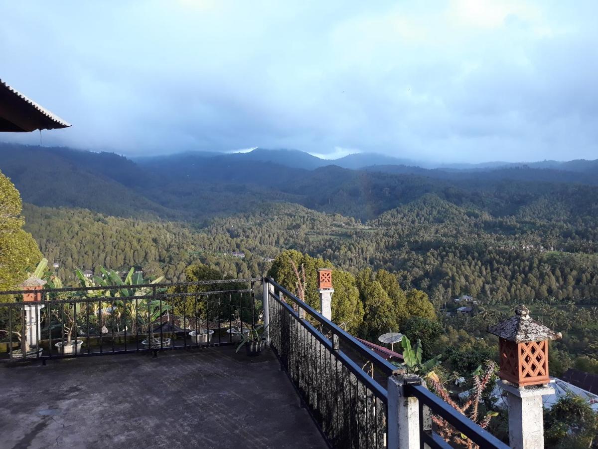 One Homestay And Warung Munduk Eksteriør billede