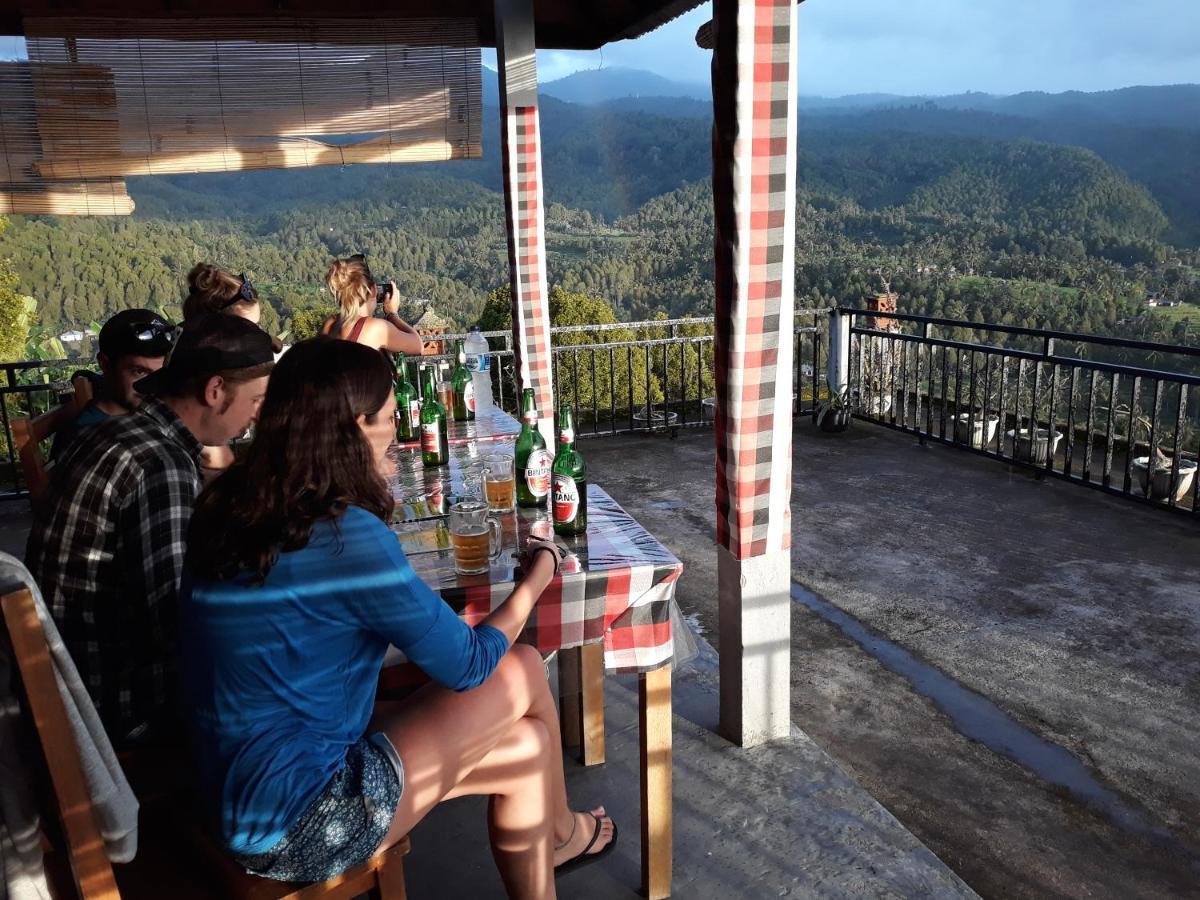 One Homestay And Warung Munduk Eksteriør billede