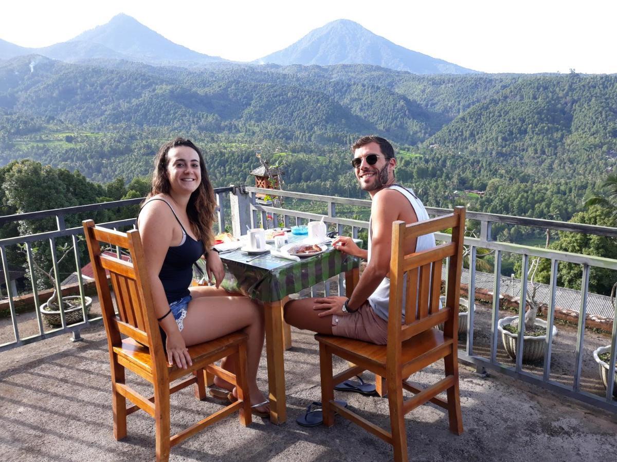 One Homestay And Warung Munduk Eksteriør billede