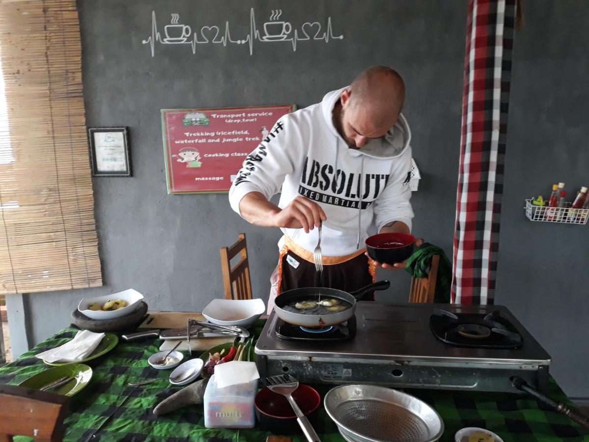 One Homestay And Warung Munduk Eksteriør billede