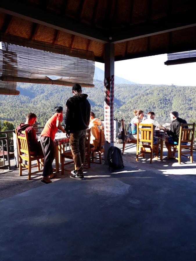 One Homestay And Warung Munduk Eksteriør billede